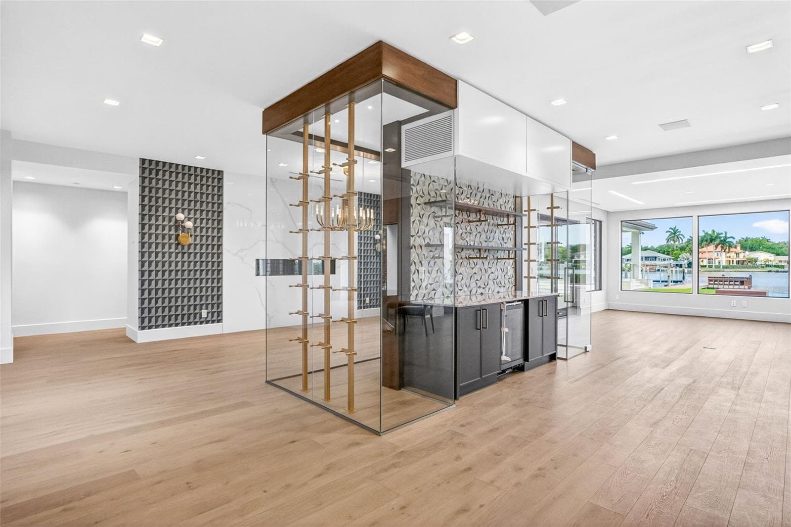 Single Family Residence at 460 COFFEE POT RIVIERA NE, ST PETERSBURG, photo 18 of 73