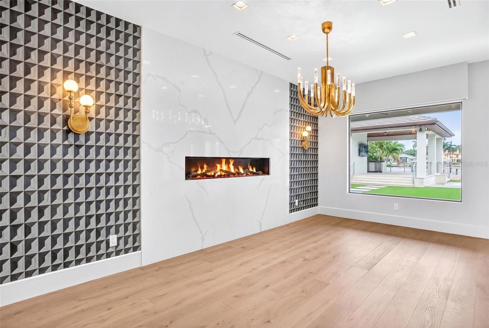 Single Family Residence at 460 COFFEE POT RIVIERA NE, ST PETERSBURG, photo 17 of 73