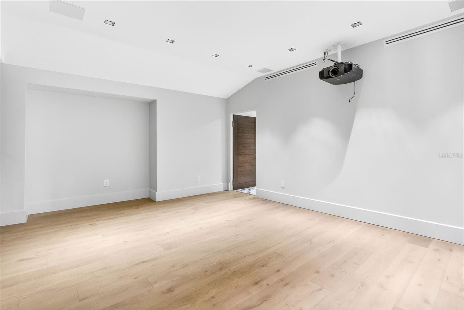 Single Family Residence at 460 COFFEE POT RIVIERA NE, ST PETERSBURG, photo 68 of 73