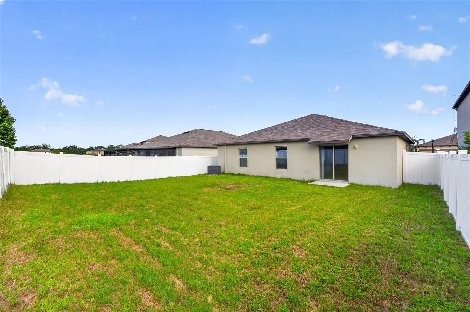 Spacious FULLY FENCED Backyard - 13236 JETER CREEK DR, RIVERVIEW