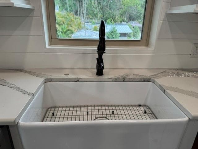 Farmhouse sink - 19801 GUNN HWY, ODESSA