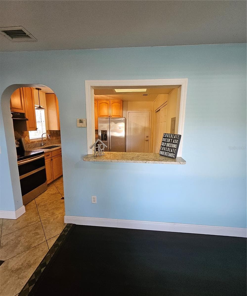 Single Family Residence at 7237 HILLCREST ST, LEESBURG, photo 12 of 25