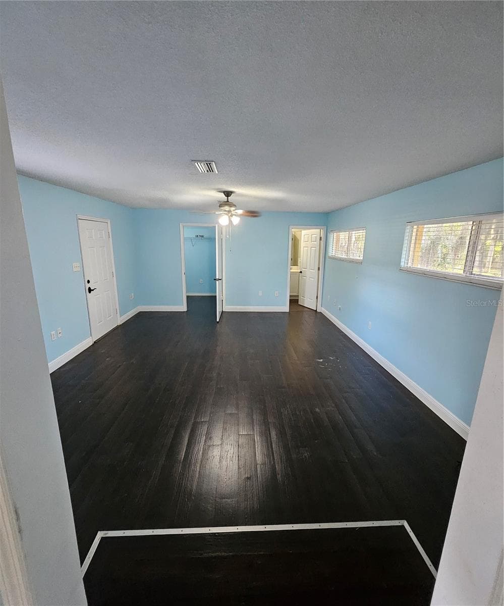 Single Family Residence at 7237 HILLCREST ST, LEESBURG, photo 15 of 25