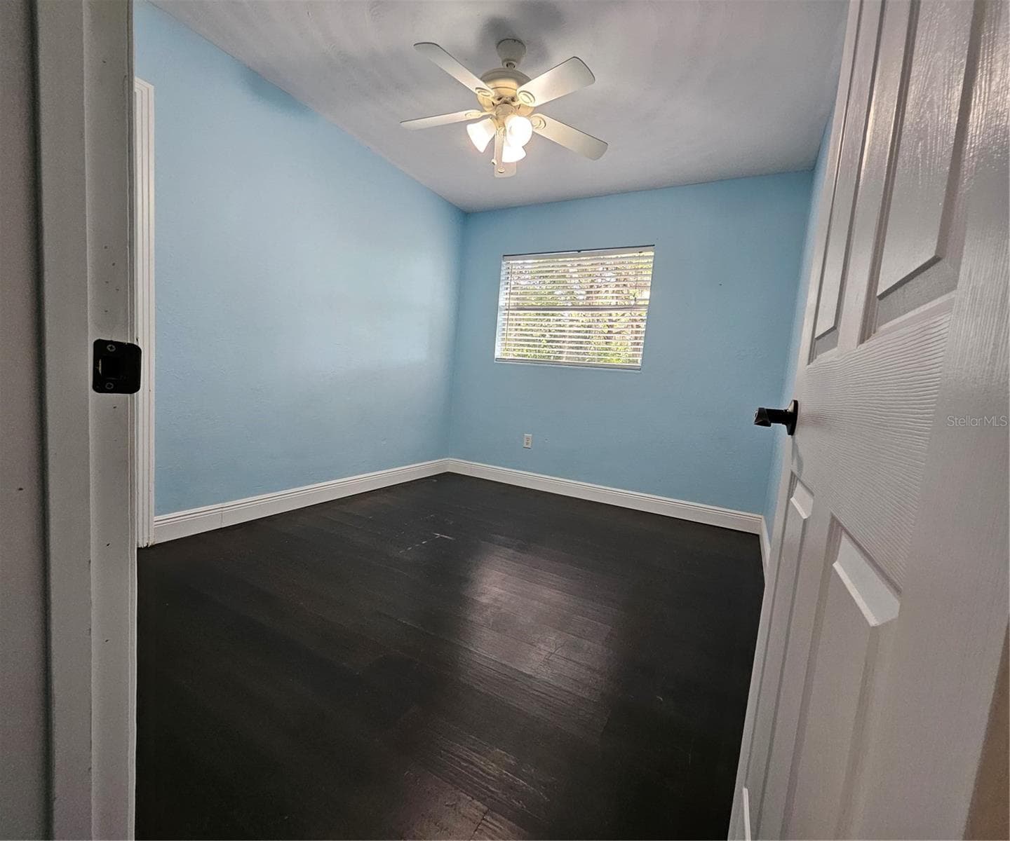 Single Family Residence at 7237 HILLCREST ST, LEESBURG, photo 21 of 25