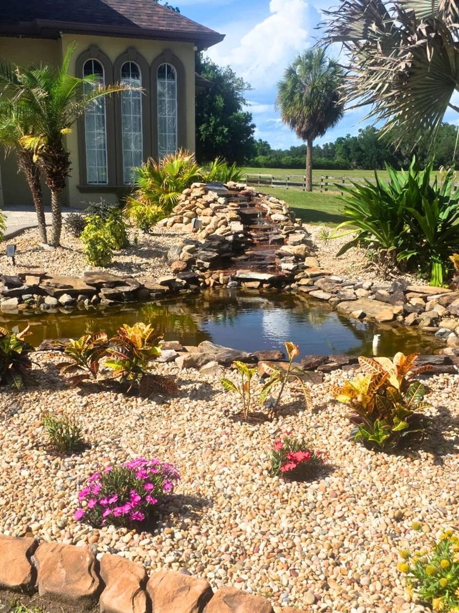 4524 STONE WALL LN