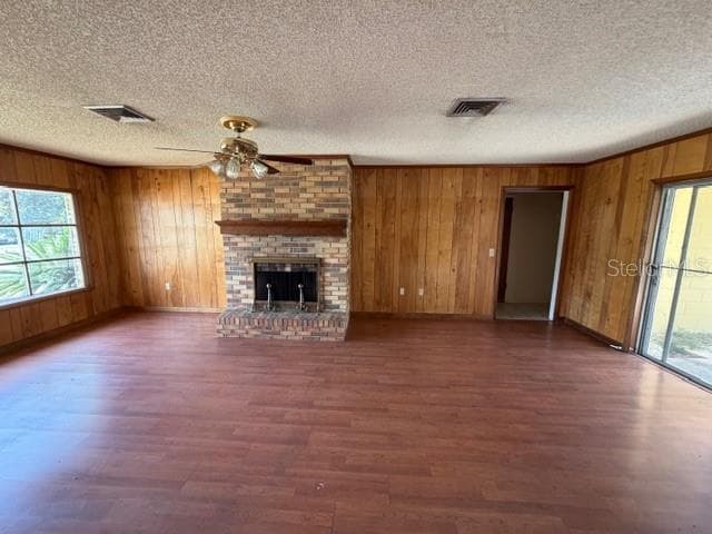 Single Family Residence at 1105 GAUSE AVE, BARTOW, photo 2 of 18