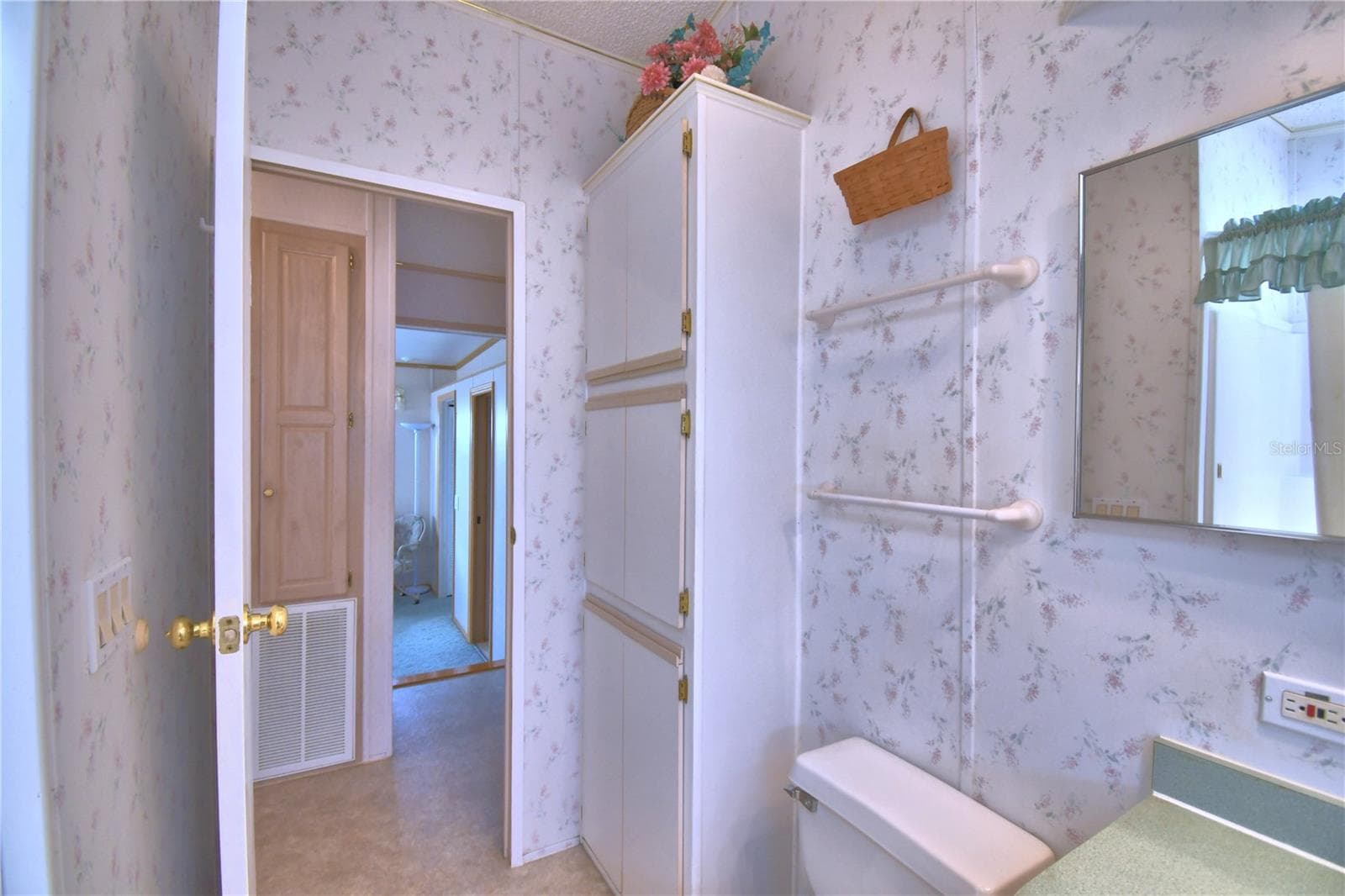 Manufactured Home at 251 PATTERSON RD #H38, HAINES CITY, photo 21 of 50