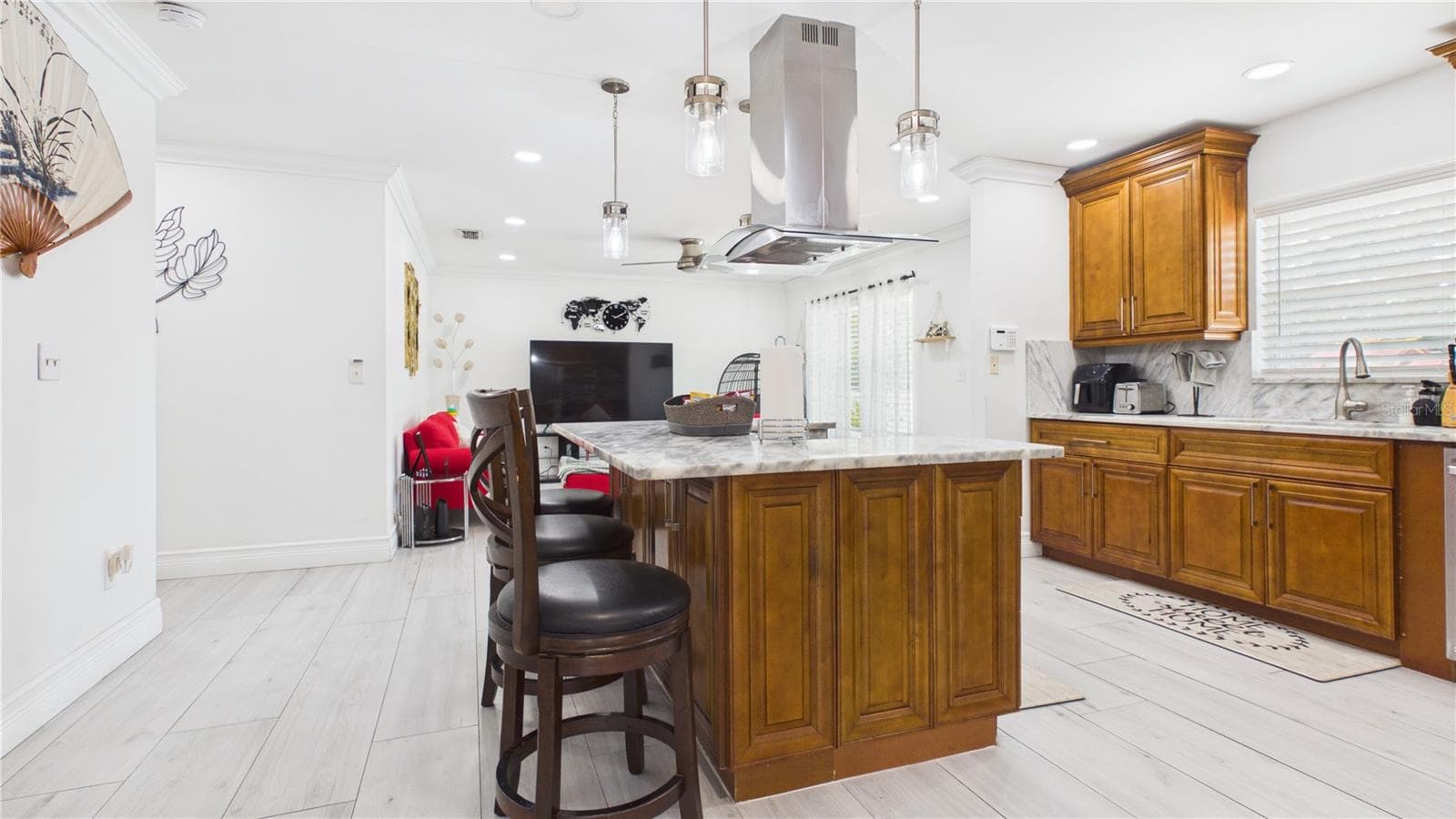 Single Family Residence at 8721 N ORANGEVIEW AVE, TAMPA, photo 23 of 47