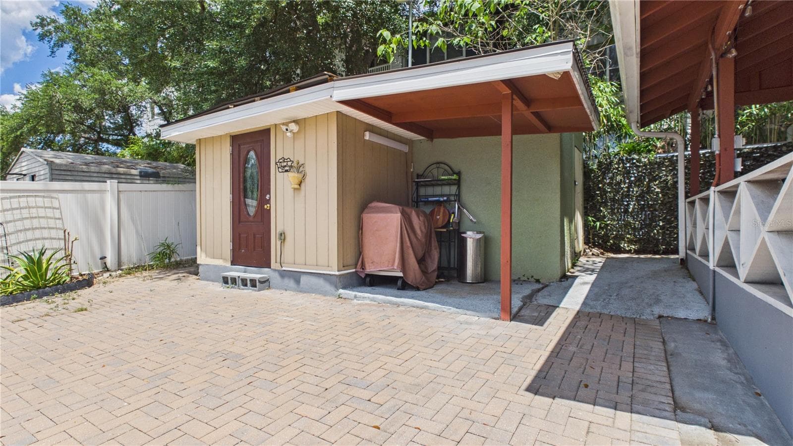 Single Family Residence at 8721 N ORANGEVIEW AVE, TAMPA, photo 44 of 47