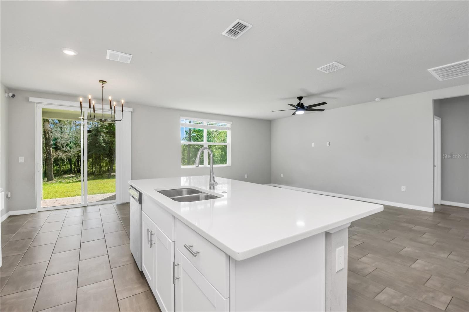 Single Family Residence at 17413 BACK BAY CT, CLERMONT, photo 3 of 18