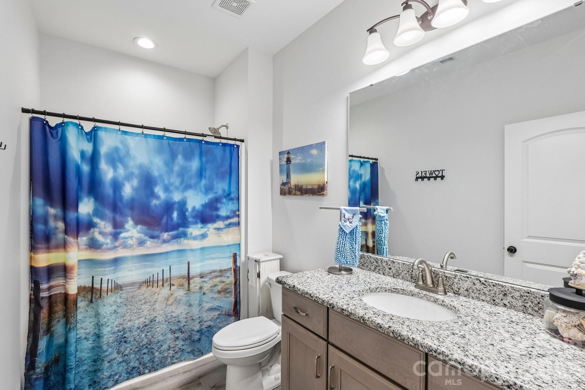 Hallway Bathroom - 5301 Garden Gate Drive, Monroe
