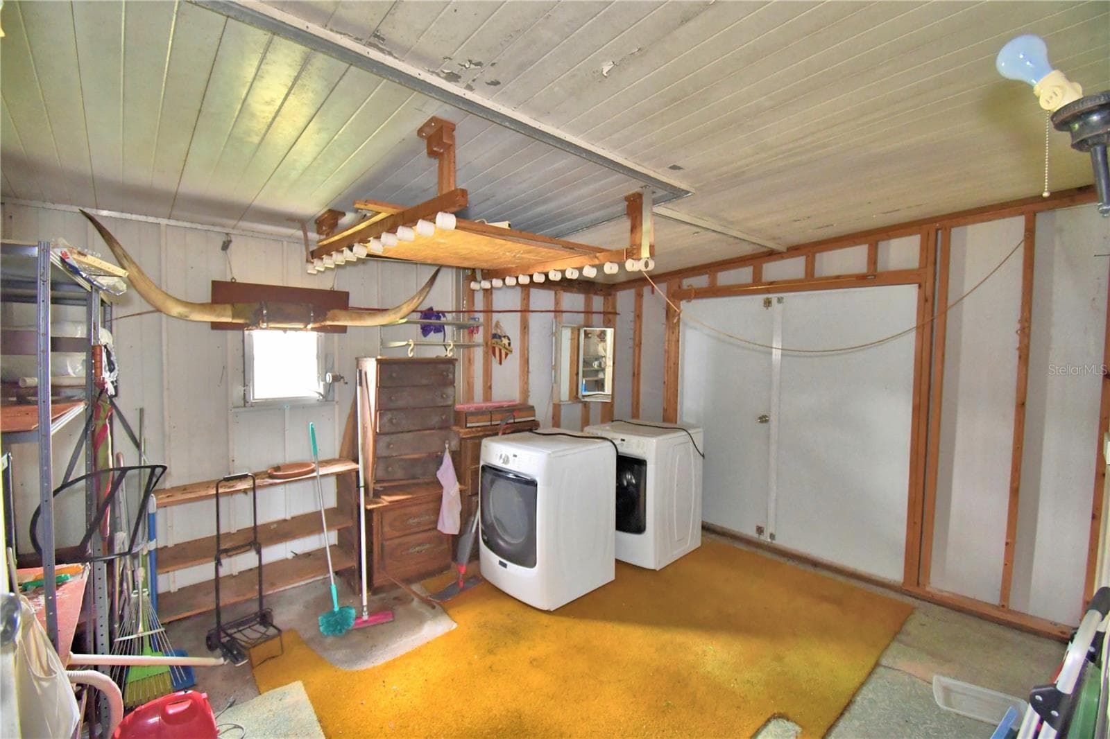 Storage - Washer and Dryer convey, but there is no washer/dryer hookup - 118 PARADISE LN, AUBURNDALE