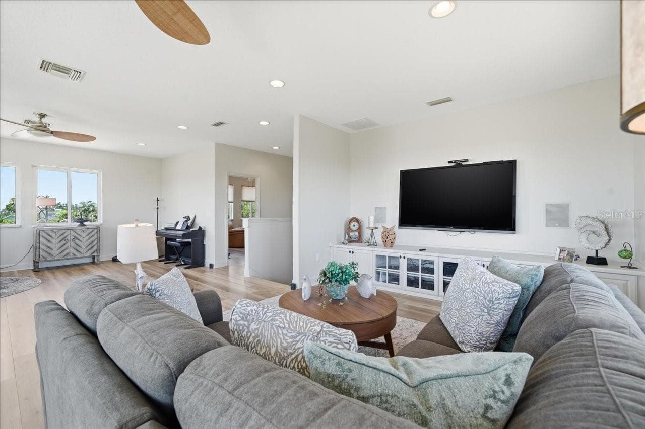 Single Family Residence at 1130 S FLORIDA AVE, TARPON SPRINGS, photo 15 of 97