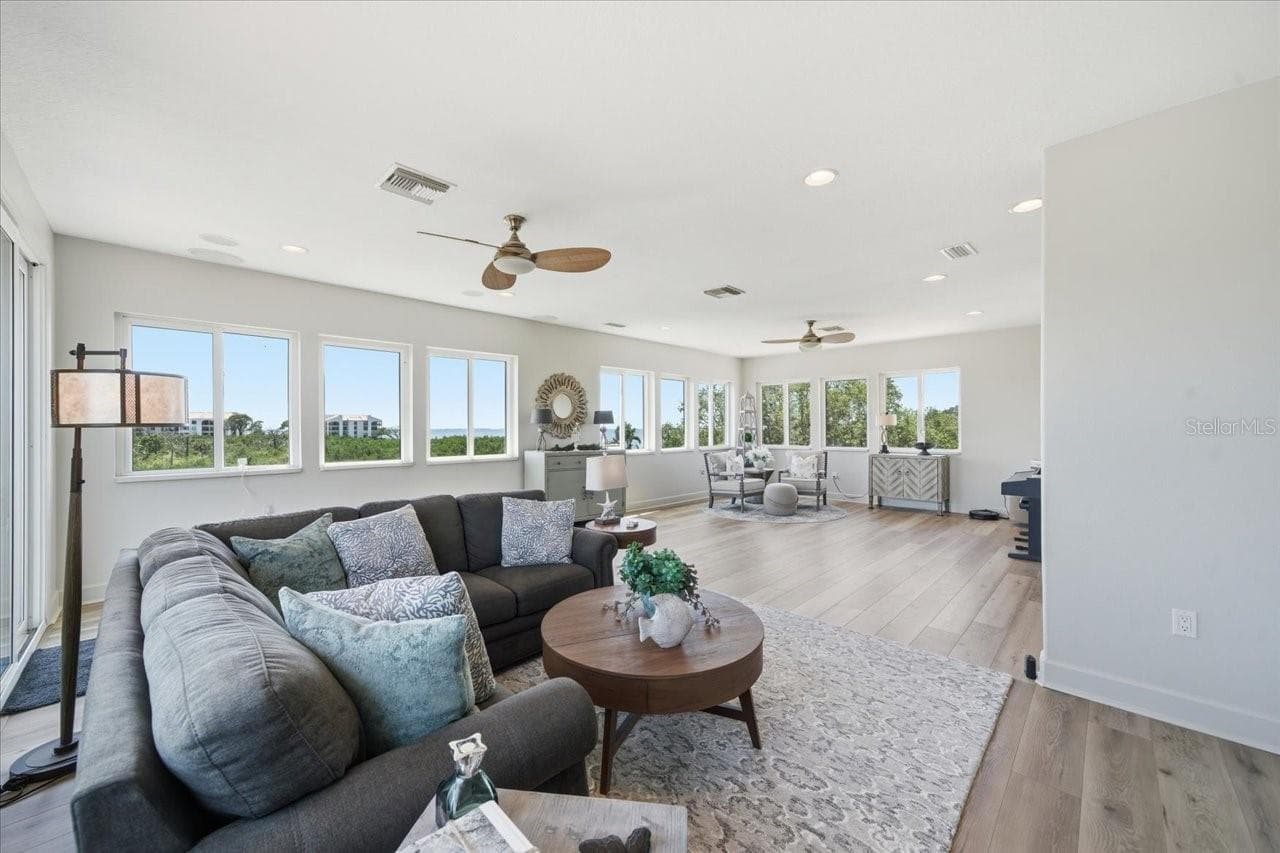 Single Family Residence at 1130 S FLORIDA AVE, TARPON SPRINGS, photo 16 of 97