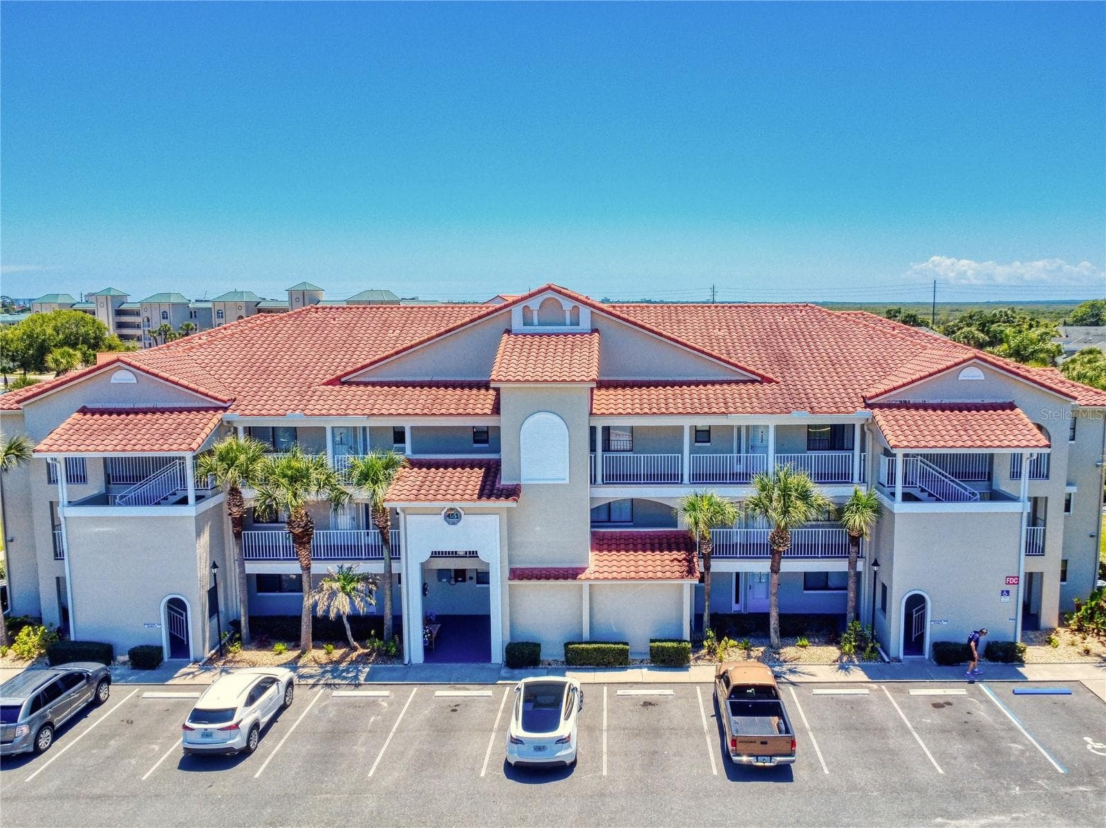 451 BOUCHELLE DR #104