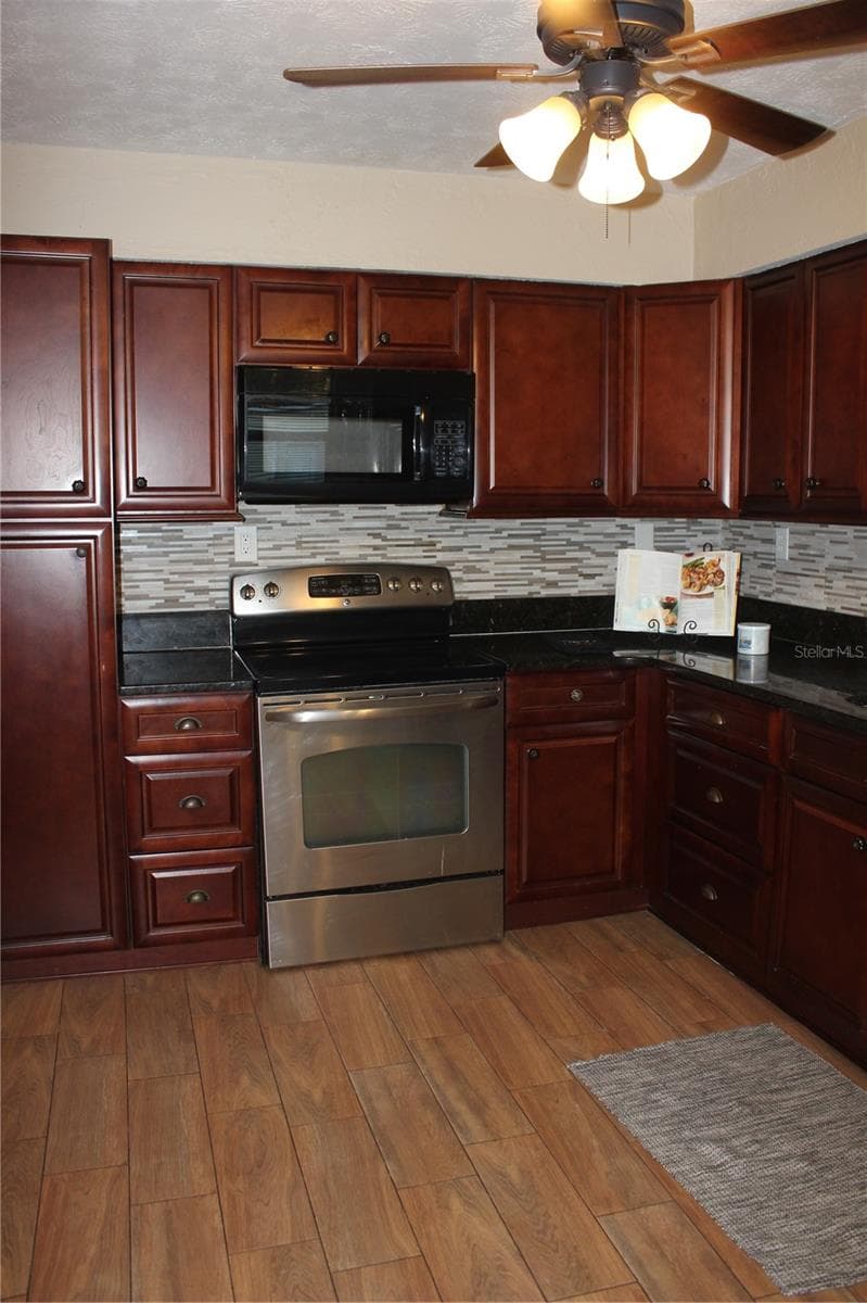 kitchen - 9082 ACORN BLVD, PUNTA GORDA