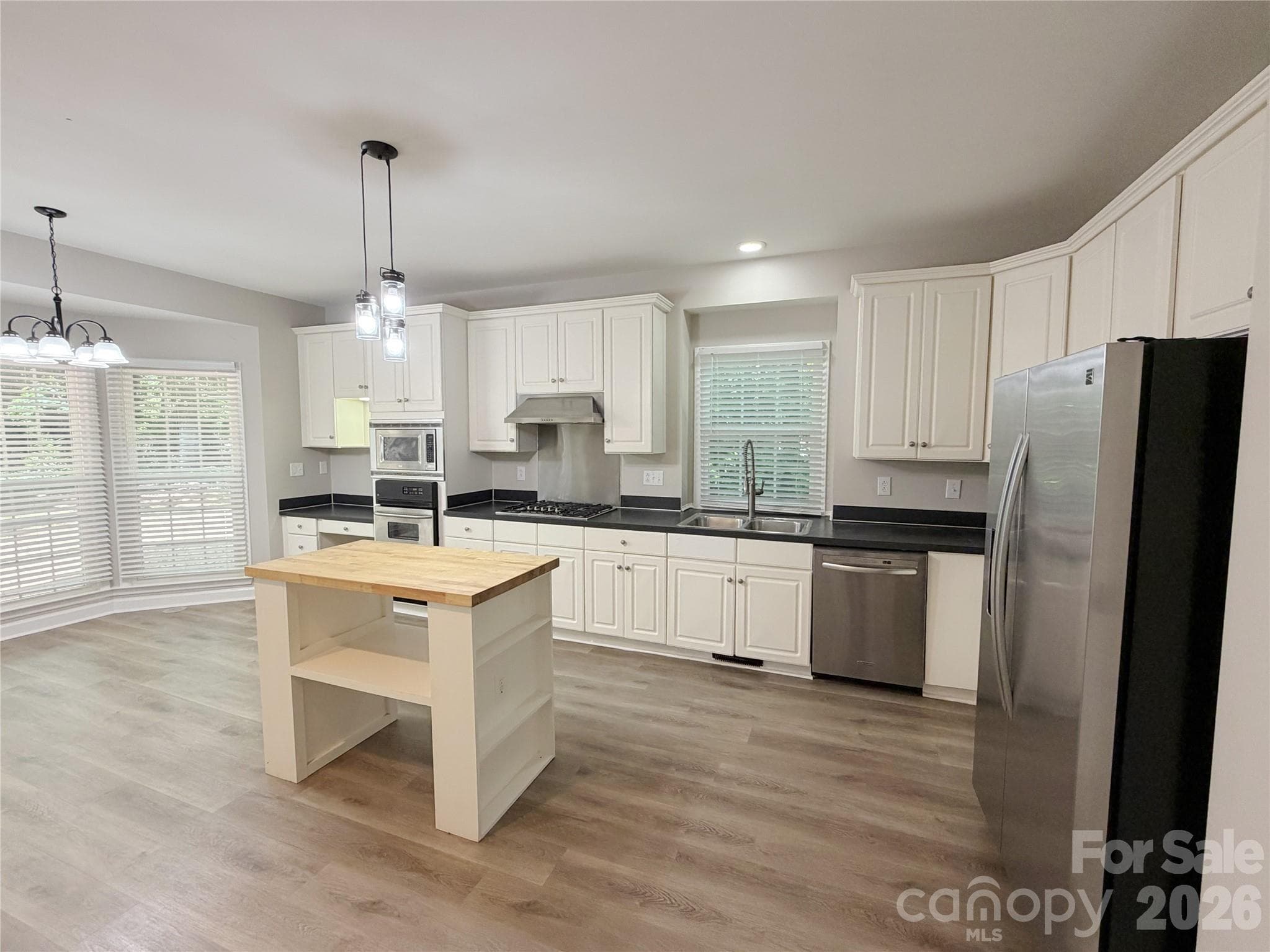 Single Family Residence at Matthews, photo 9 of 48