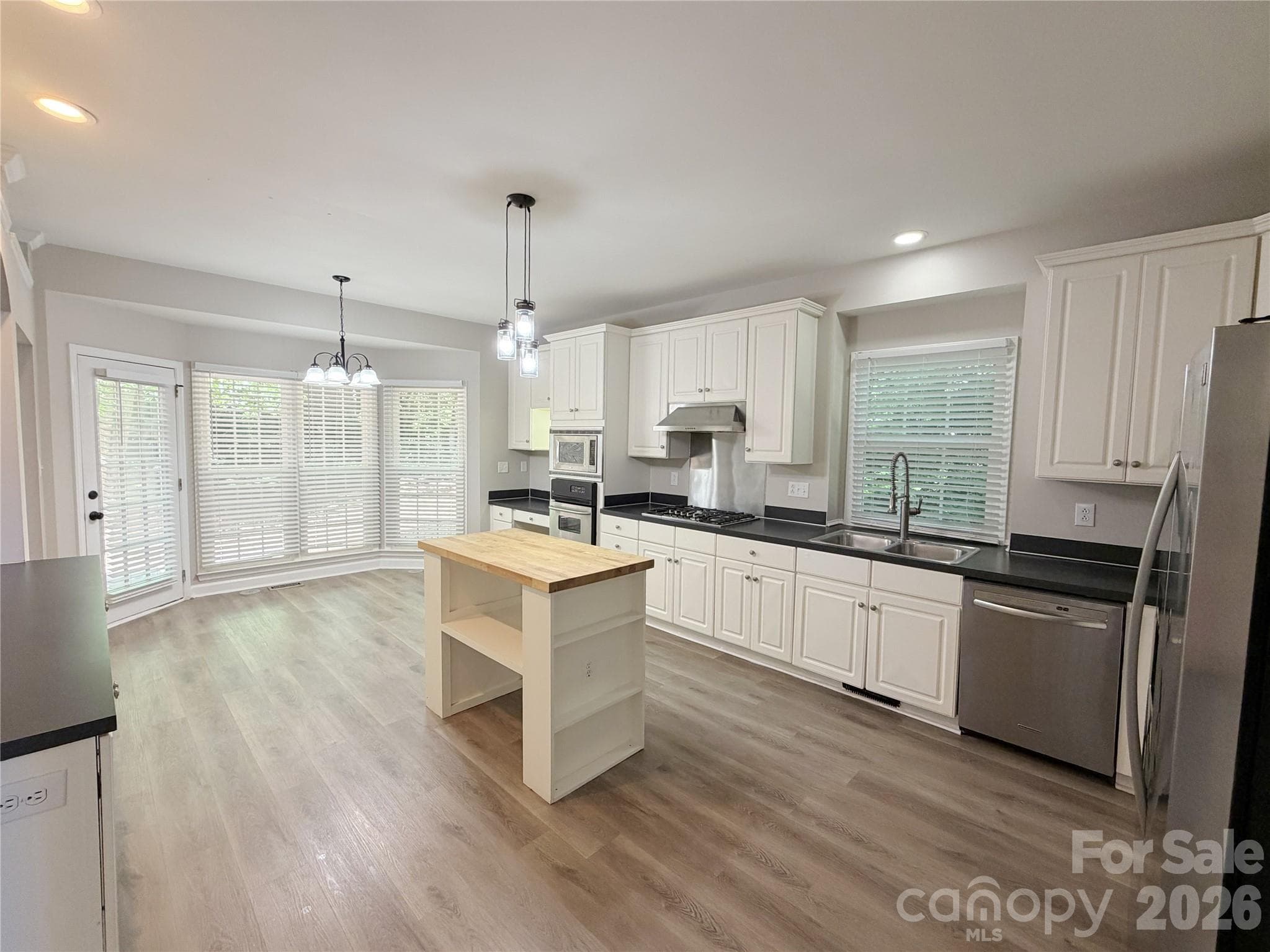 Single Family Residence at Matthews, photo 10 of 48