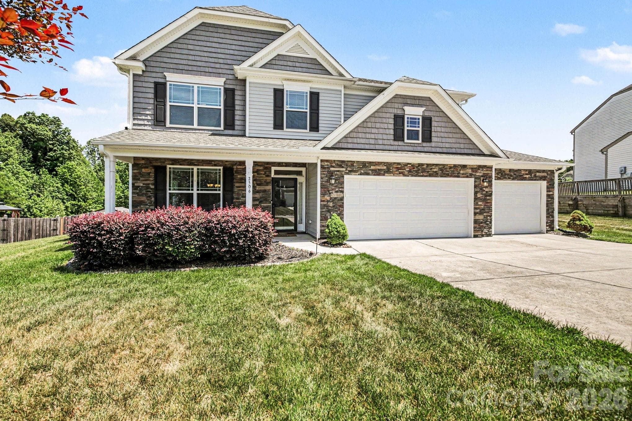 Single Family Residence at 2506 Copperleaf Court, High Point, photo 2 of 36