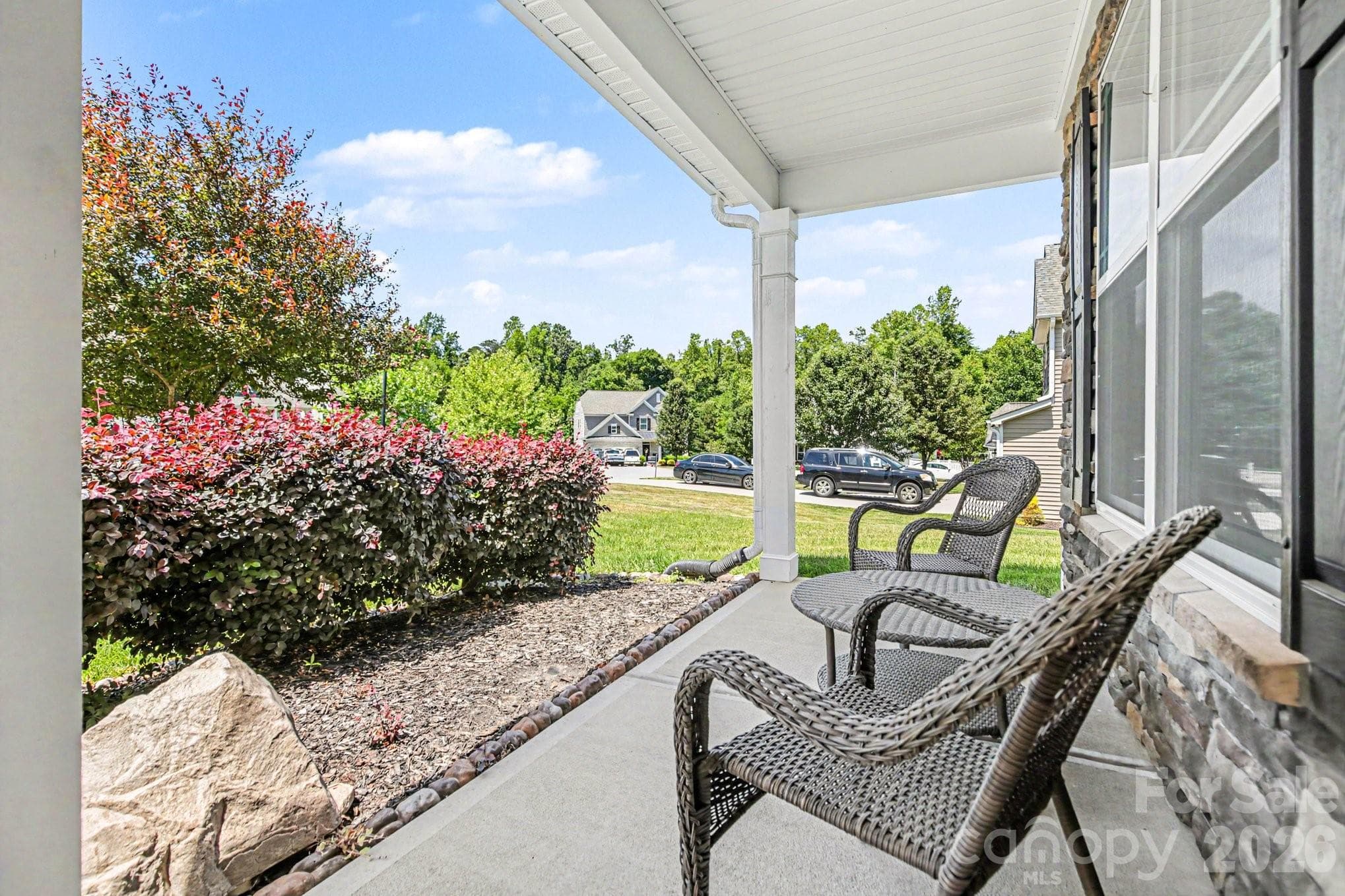 Single Family Residence at 2506 Copperleaf Court, High Point, photo 4 of 36
