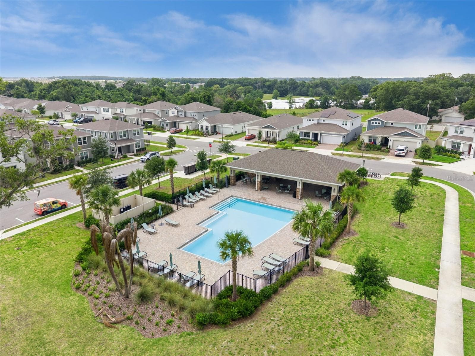 Community pool in Winding Meadows - 4062 FEATHER TREE DR, APOPKA