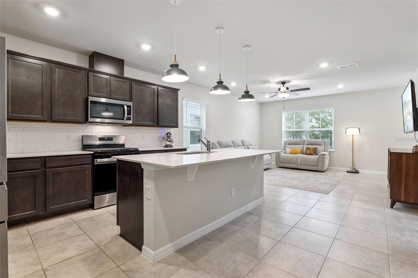 Open floor plan - 4062 FEATHER TREE DR, APOPKA