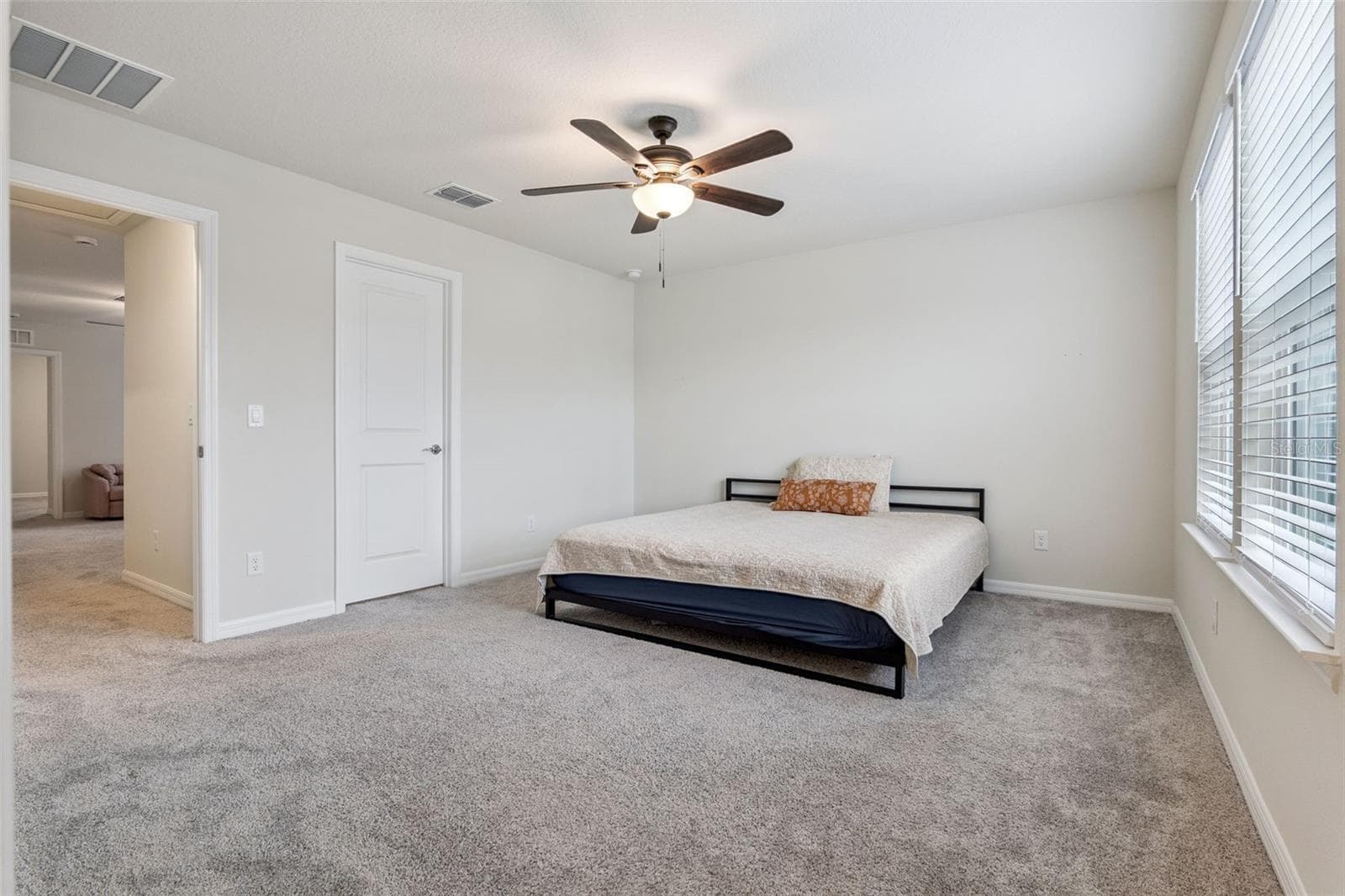 Primary bedroom - 4062 FEATHER TREE DR, APOPKA
