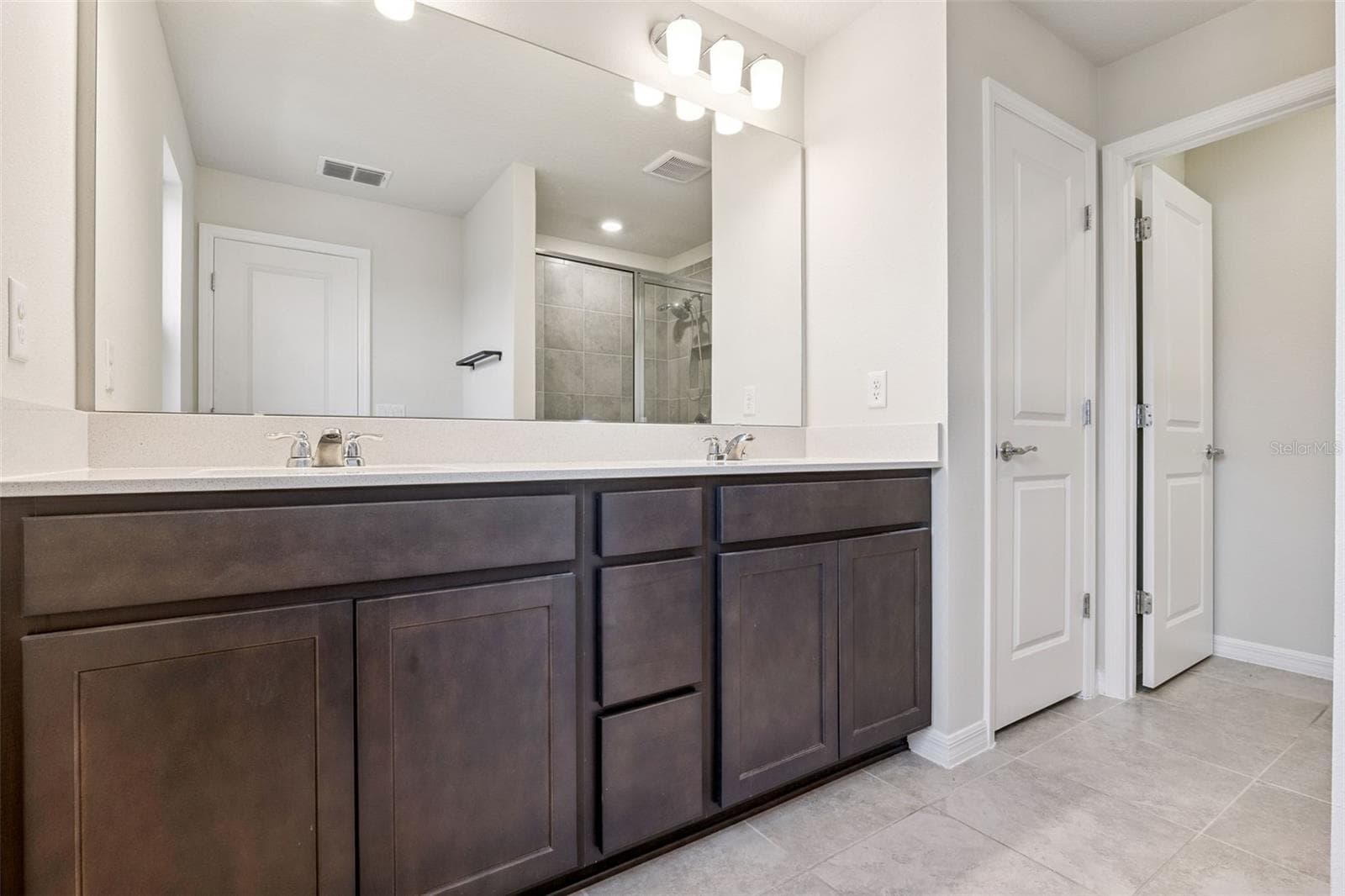 Primary bathroom - 4062 FEATHER TREE DR, APOPKA