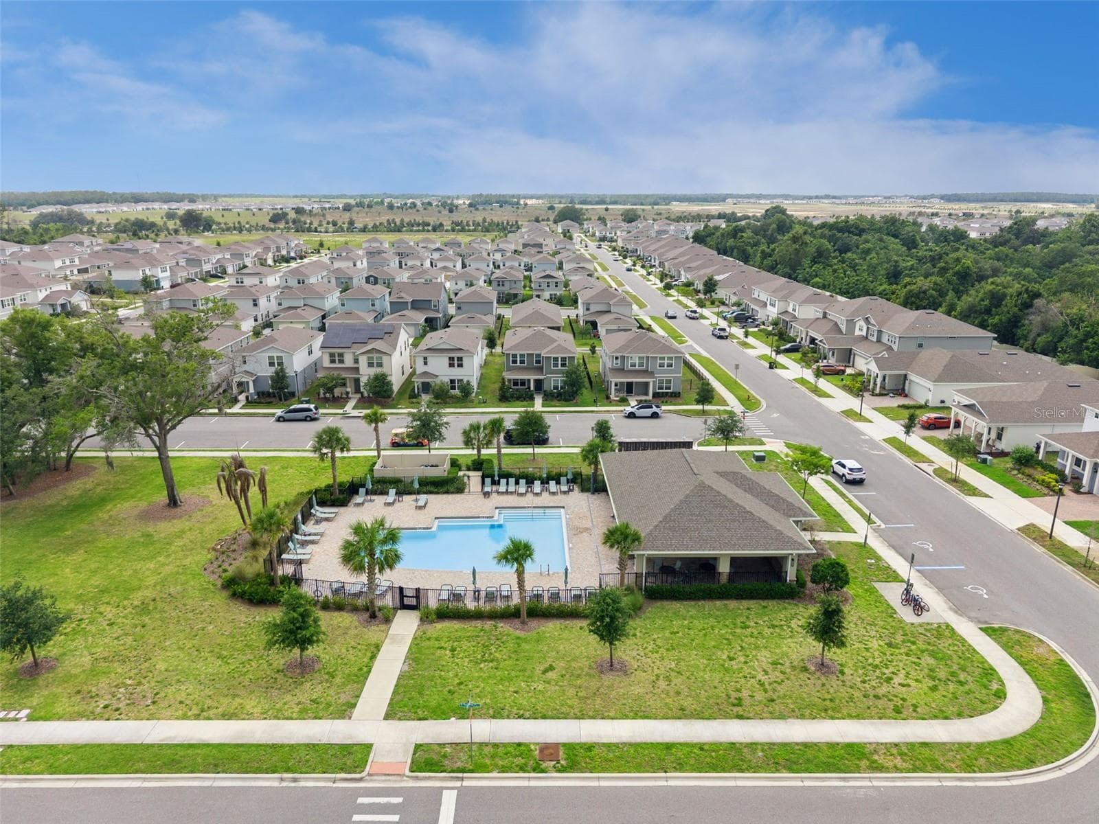 Community pool - 4062 FEATHER TREE DR, APOPKA