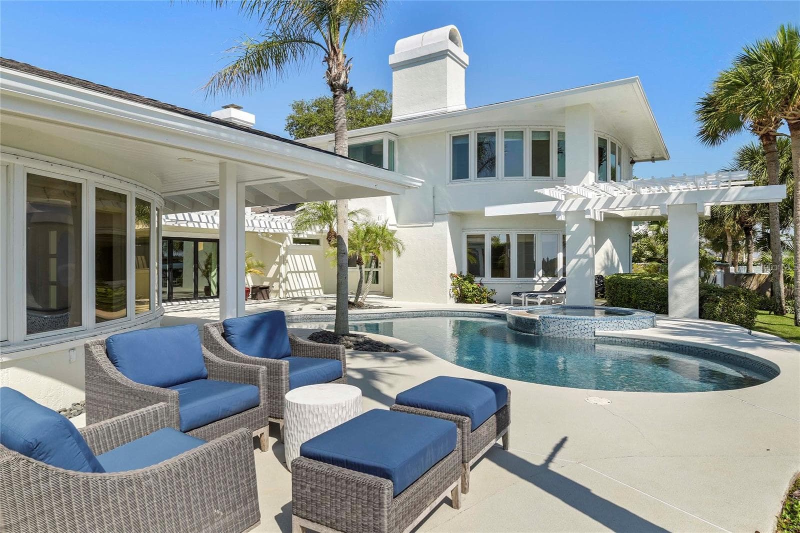 Poolside and Water Front Entertaining - 1215 COMMODORE DR, NEW SMYRNA BEACH
