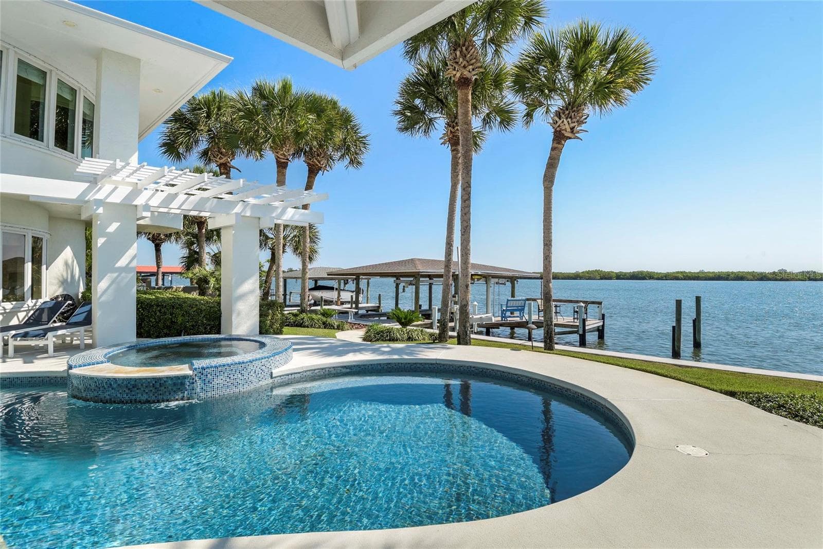 Can't you just feel the breeze? - 1215 COMMODORE DR, NEW SMYRNA BEACH
