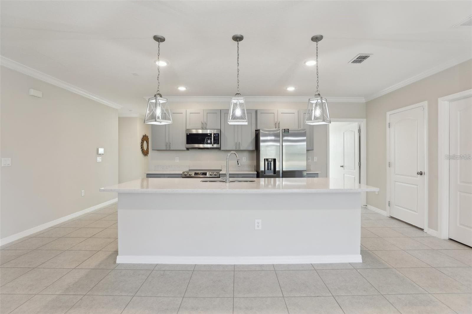 Single Family Residence at 2410 PARK AVE, INDIAN LAKE ESTATES, photo 10 of 28
