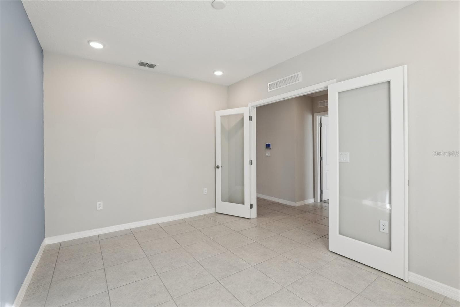 Single Family Residence at 2410 PARK AVE, INDIAN LAKE ESTATES, photo 12 of 28
