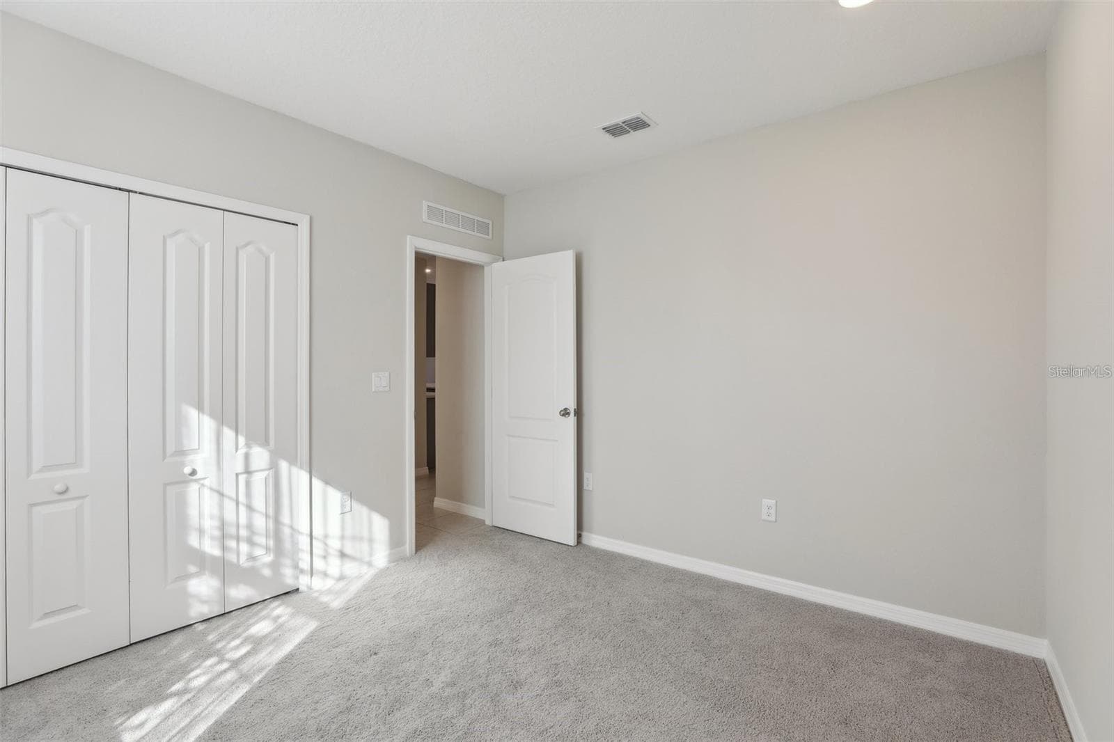 Single Family Residence at 2410 PARK AVE, INDIAN LAKE ESTATES, photo 14 of 28