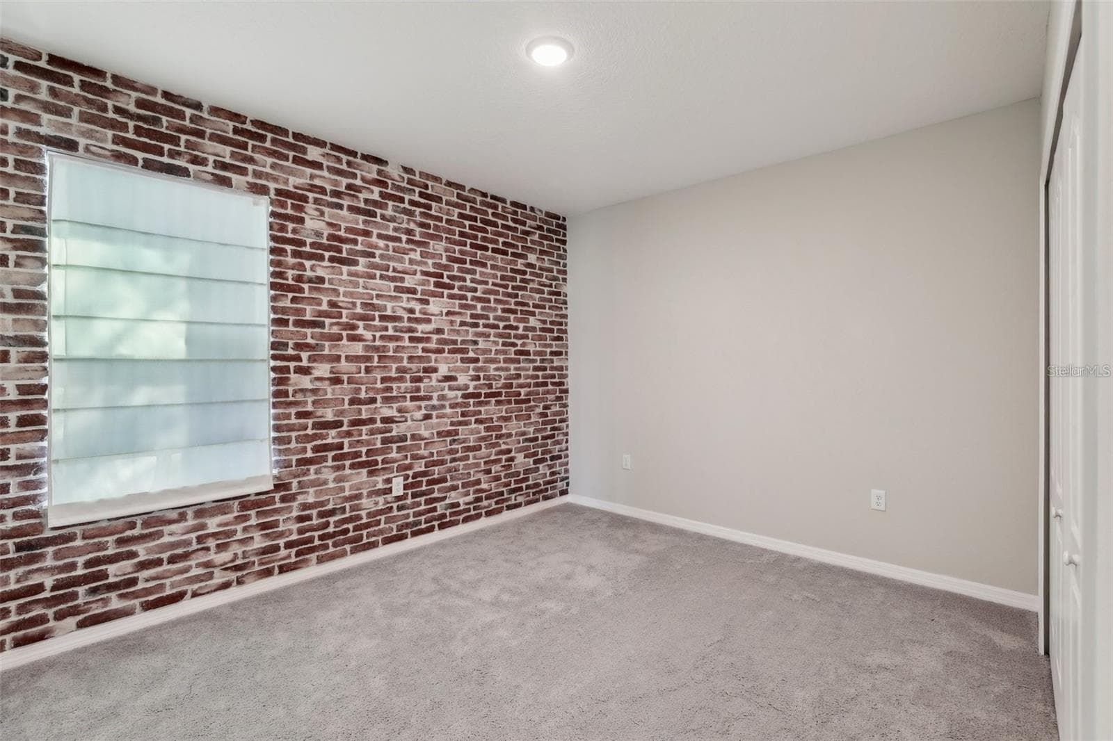Single Family Residence at 2410 PARK AVE, INDIAN LAKE ESTATES, photo 16 of 28