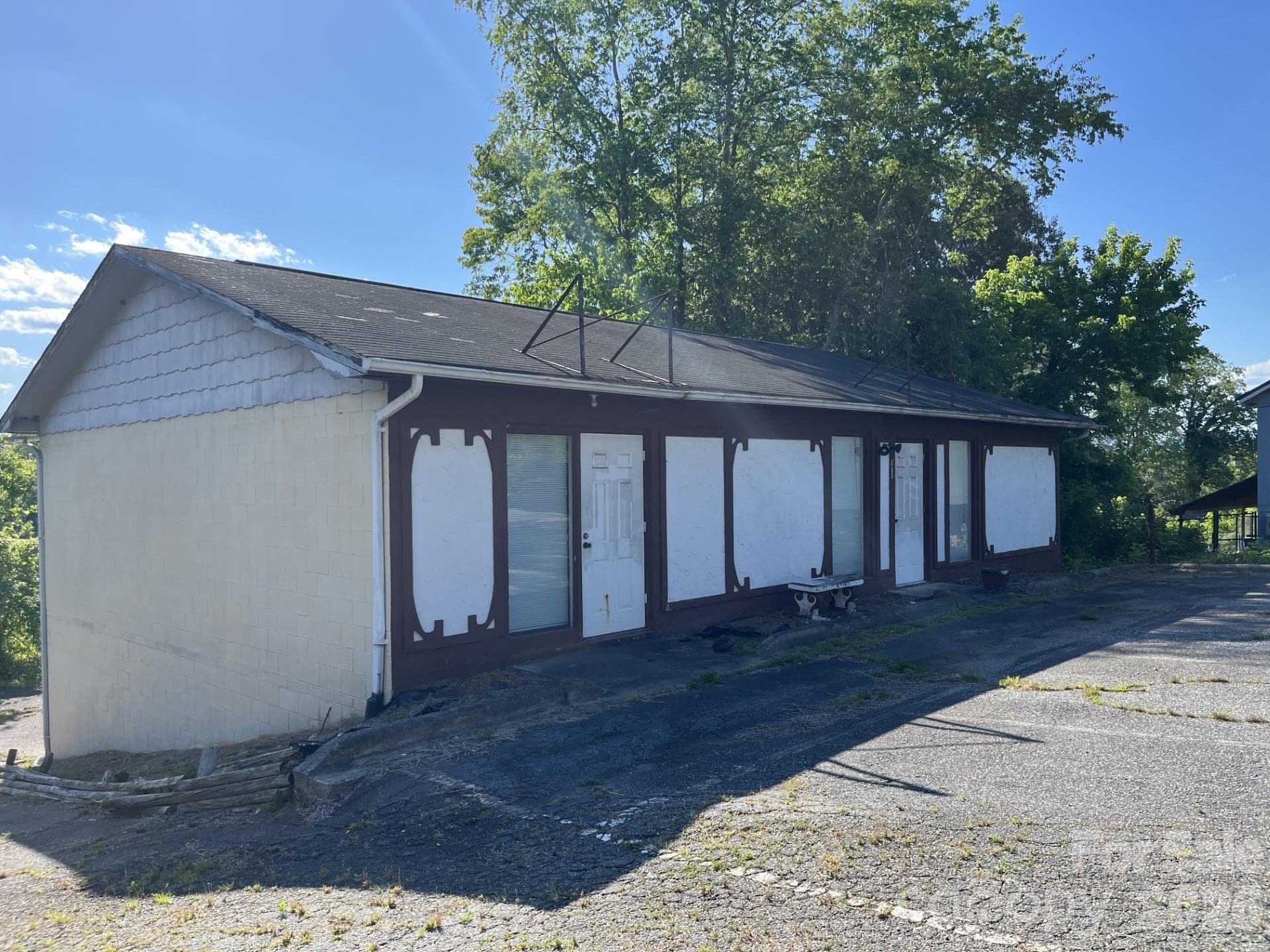 803,805 W Fleming Drive