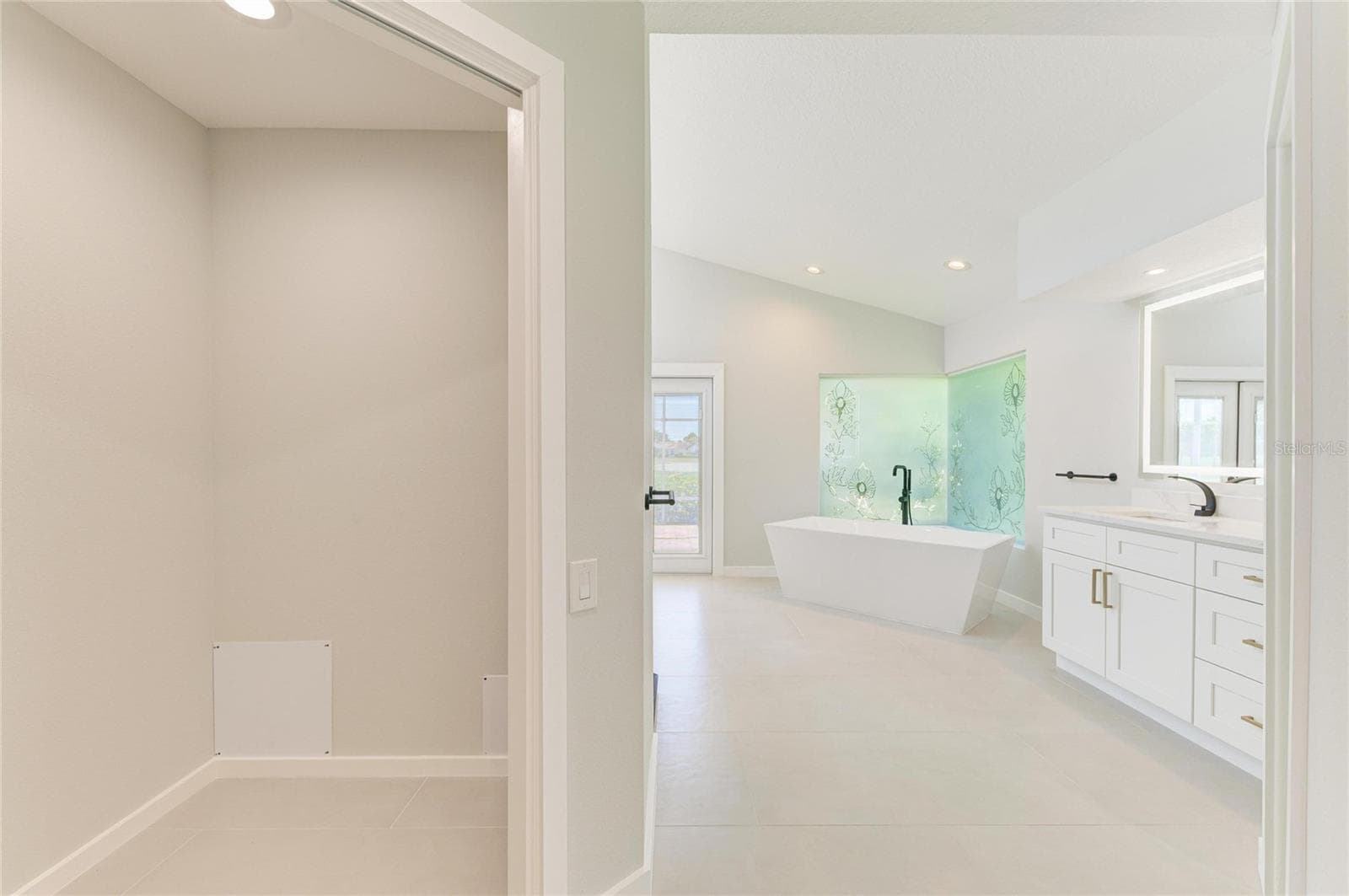 Single Family Residence at 4268 LAS PALMAS WAY, SARASOTA, photo 72 of 104