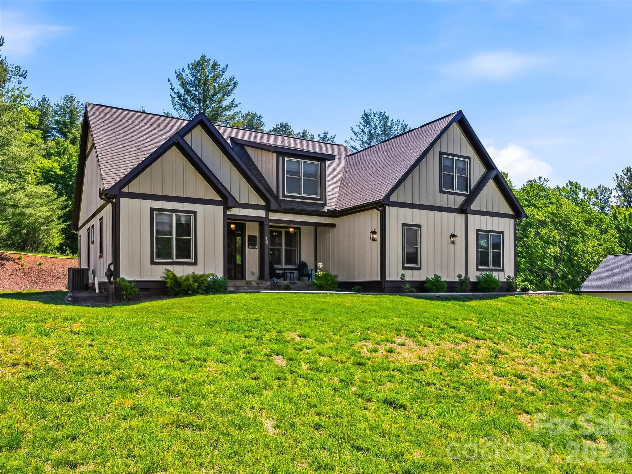 Single Family Residence at 158 Trellem Trail, Hendersonville, photo 5 of 48