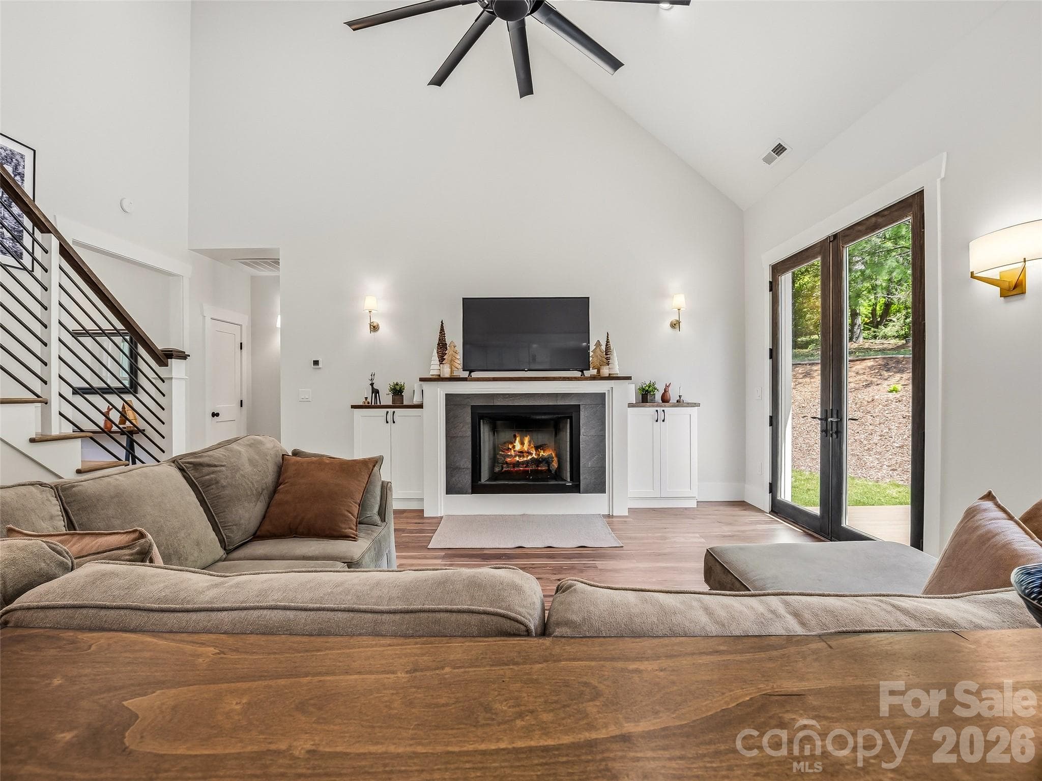 Single Family Residence at 158 Trellem Trail, Hendersonville, photo 15 of 48