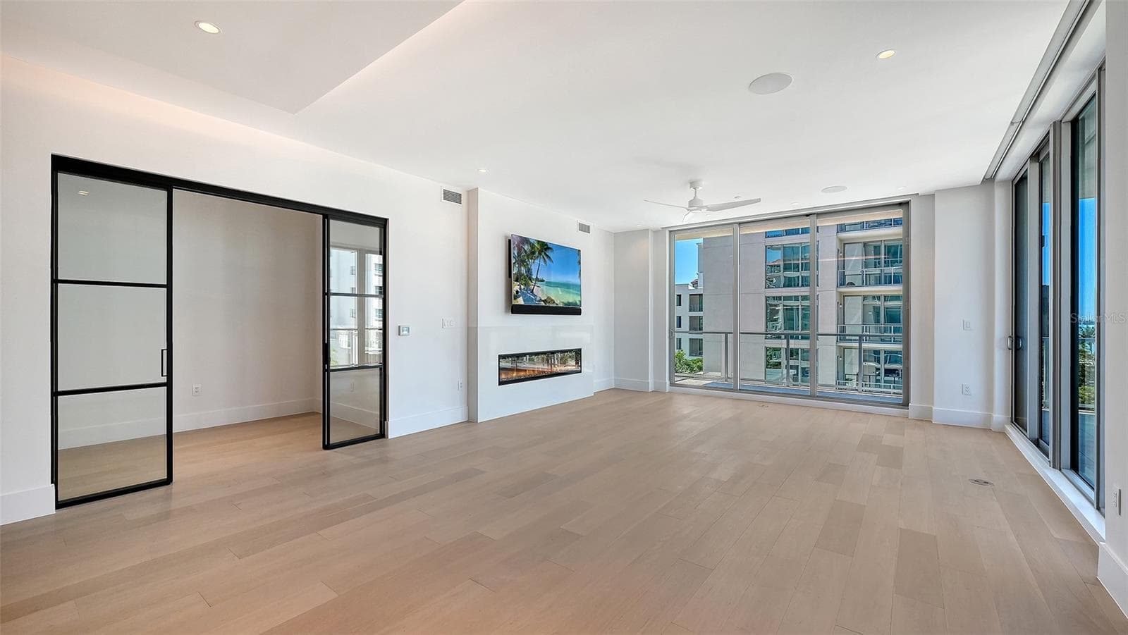 Condominium at 253 GOLDEN GATE PT #401, SARASOTA, photo 3 of 97