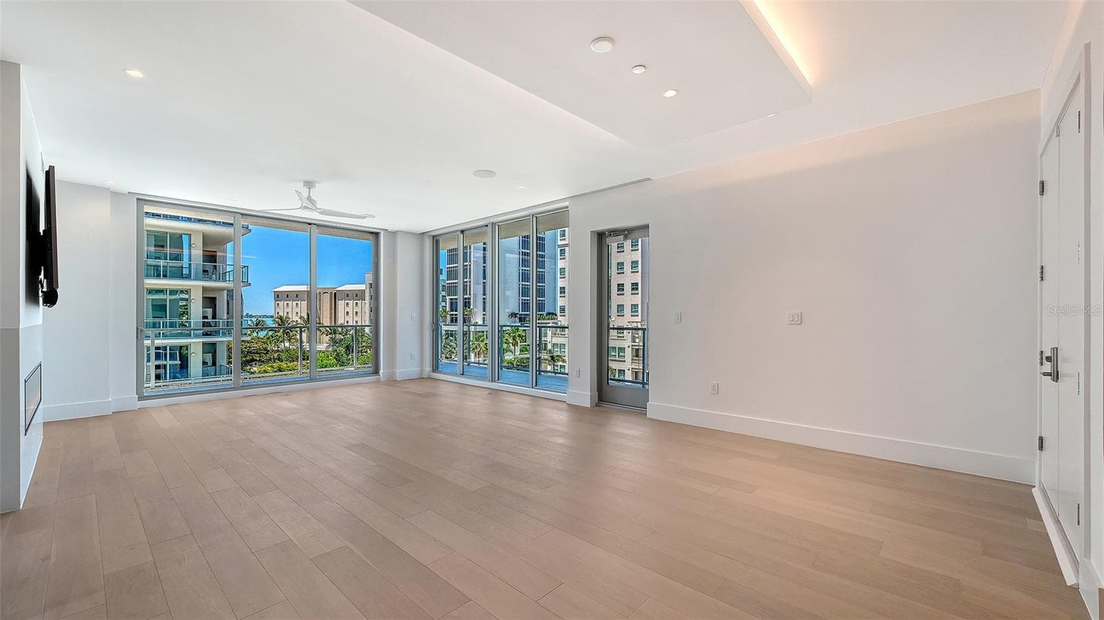 Condominium at 253 GOLDEN GATE PT #401, SARASOTA, photo 5 of 97