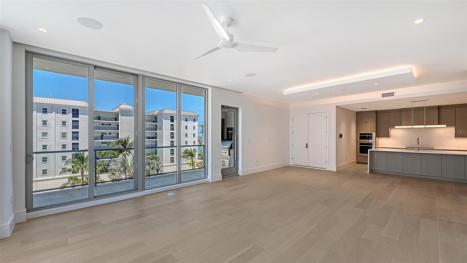 Condominium at 253 GOLDEN GATE PT #401, SARASOTA, photo 10 of 97