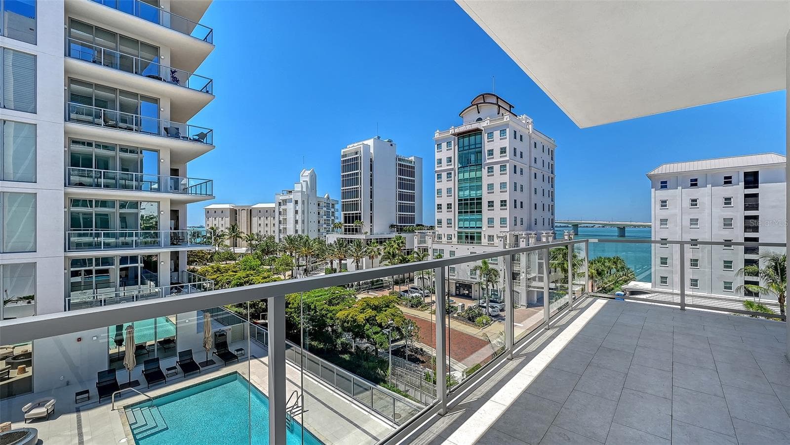 Condominium at 253 GOLDEN GATE PT #401, SARASOTA, photo 15 of 97