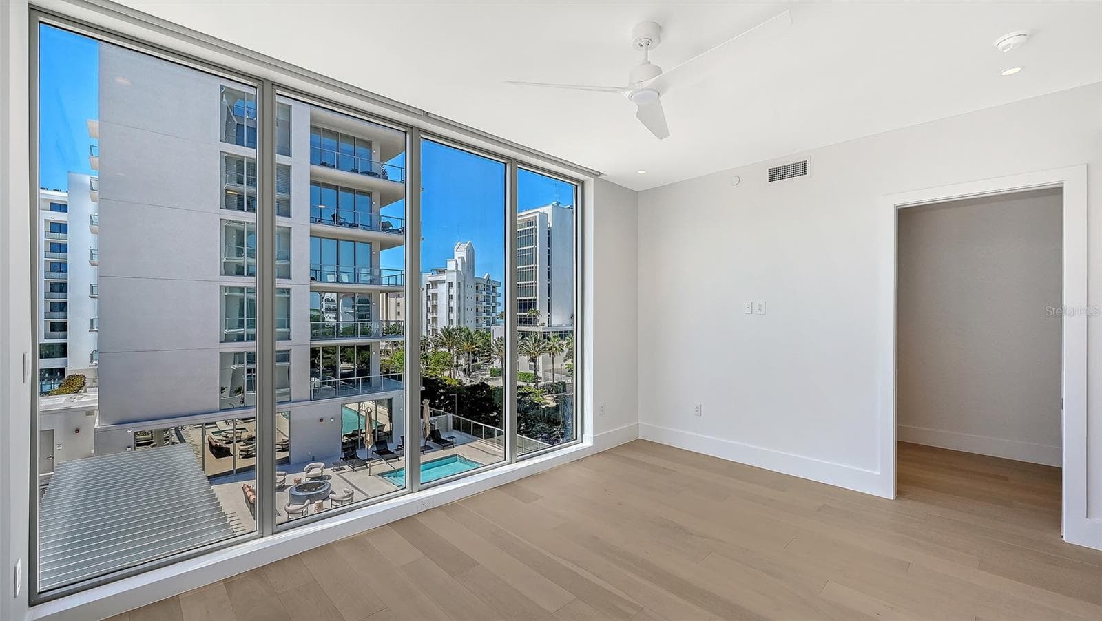 Condominium at 253 GOLDEN GATE PT #401, SARASOTA, photo 27 of 97