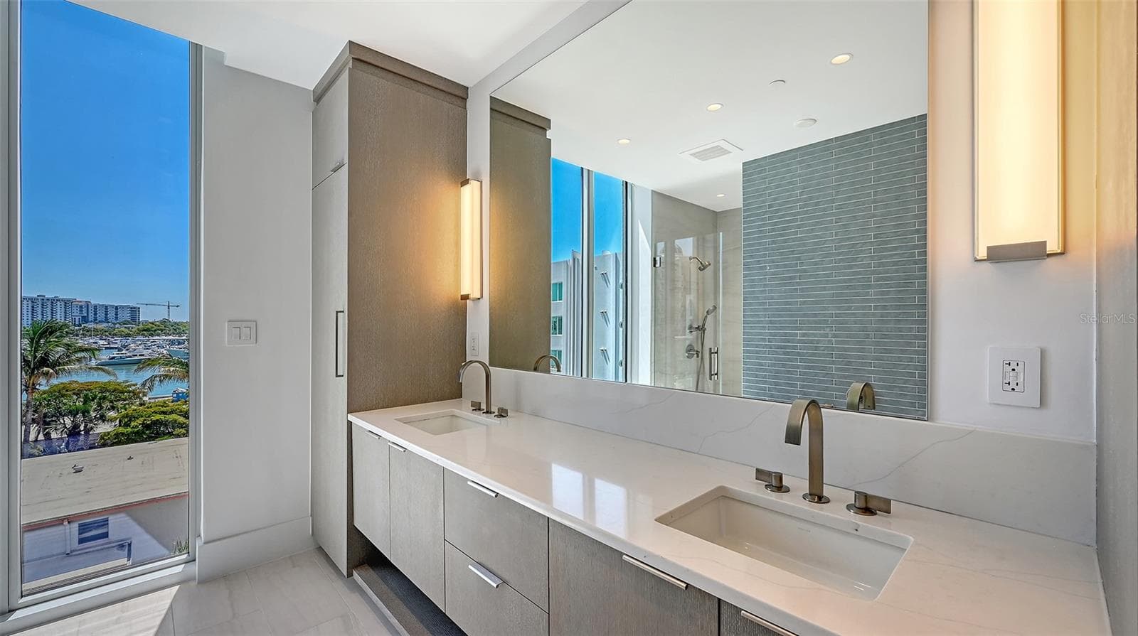 Condominium at 253 GOLDEN GATE PT #401, SARASOTA, photo 28 of 97