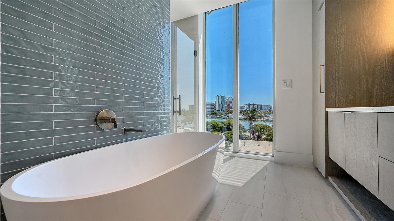 Condominium at 253 GOLDEN GATE PT #401, SARASOTA, photo 29 of 97
