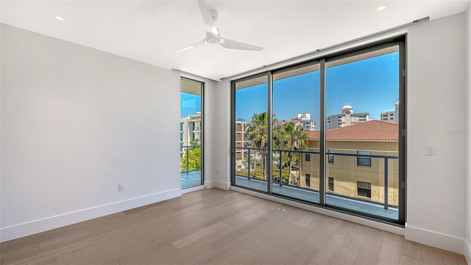 Condominium at 253 GOLDEN GATE PT #401, SARASOTA, photo 33 of 97