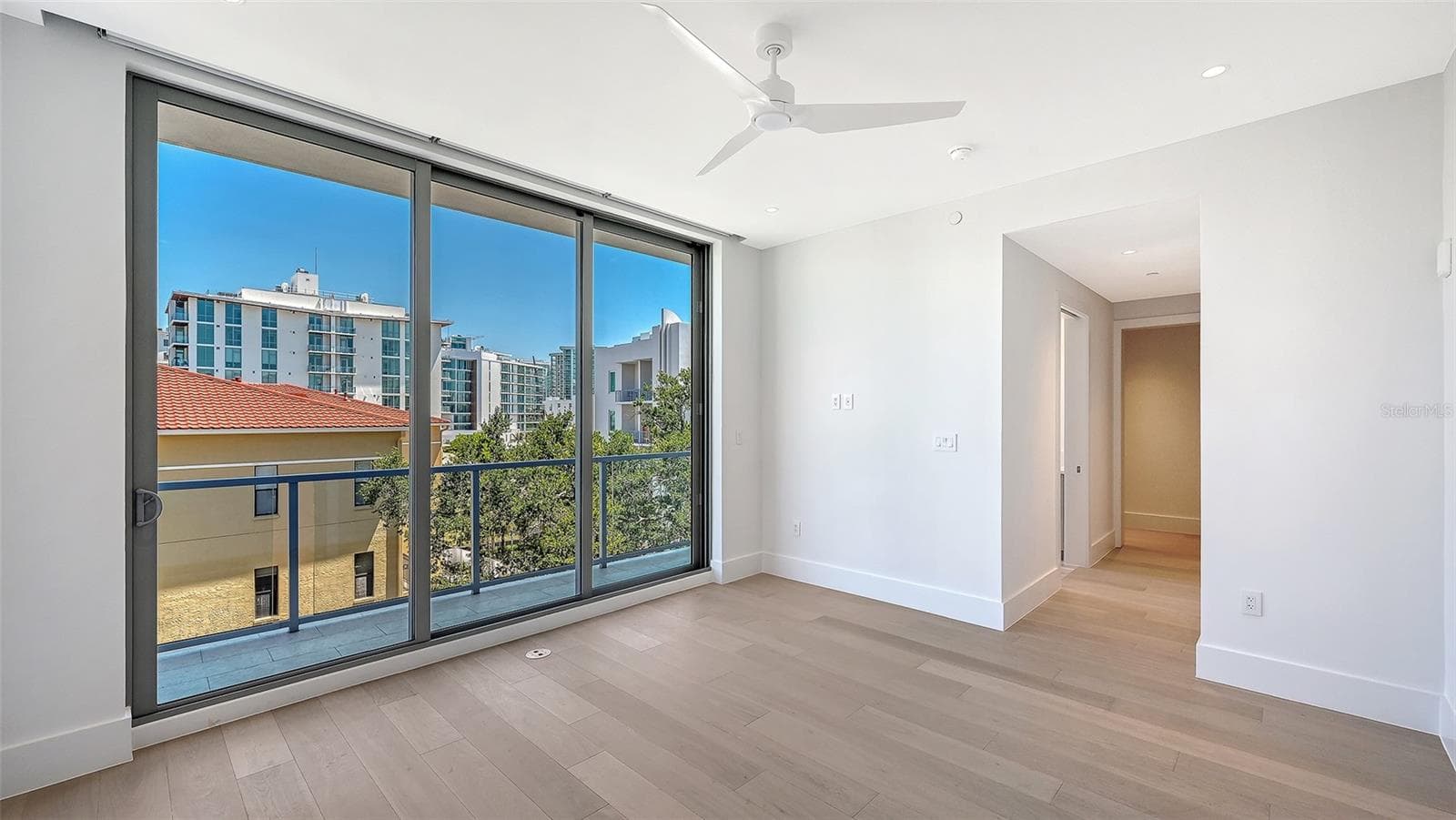 Condominium at 253 GOLDEN GATE PT #401, SARASOTA, photo 36 of 97