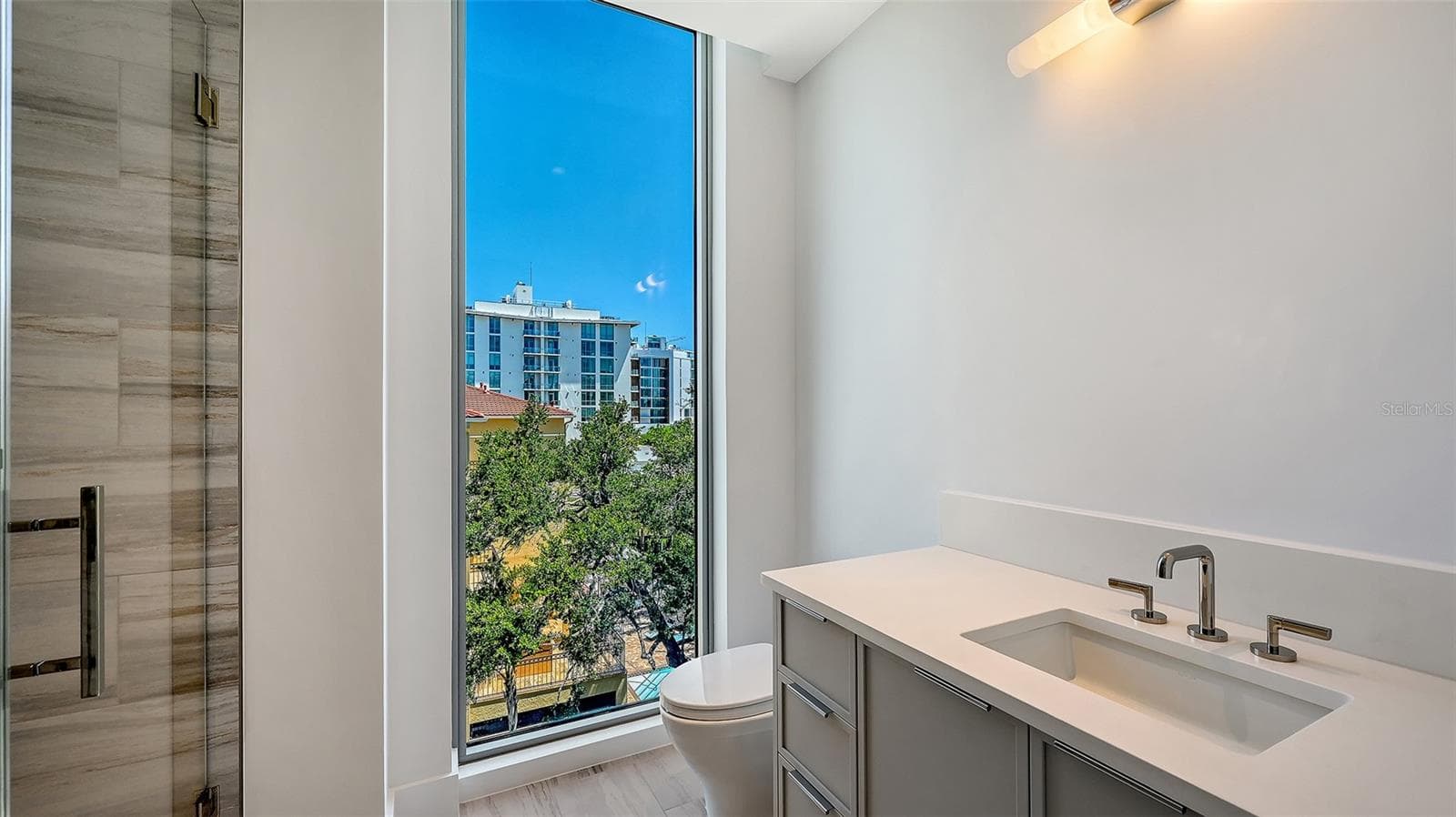 Condominium at 253 GOLDEN GATE PT #401, SARASOTA, photo 41 of 97