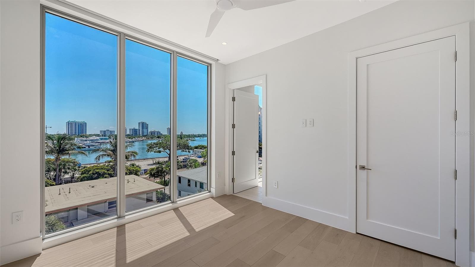 Condominium at 253 GOLDEN GATE PT #401, SARASOTA, photo 43 of 97